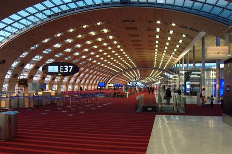 yves saint laurent aeroport charles de gaulle|Paris .